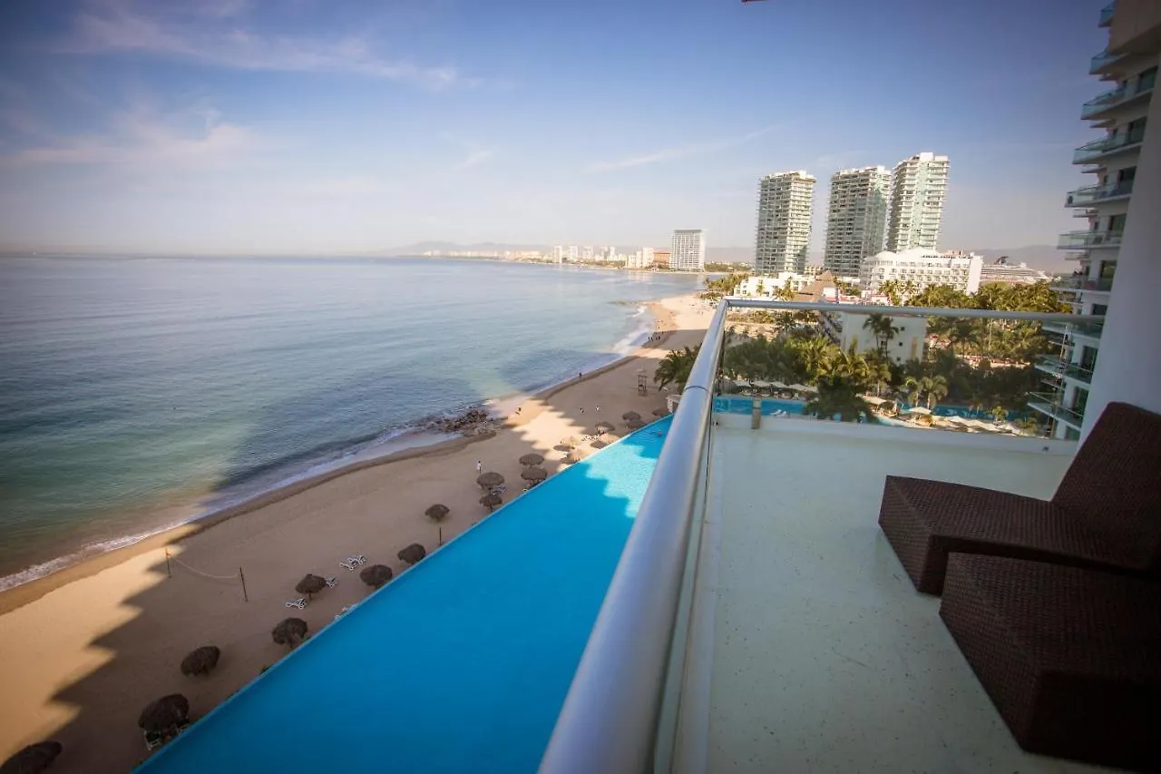 Luxury Condo Peninsula 푸에르토 발라타 아파트